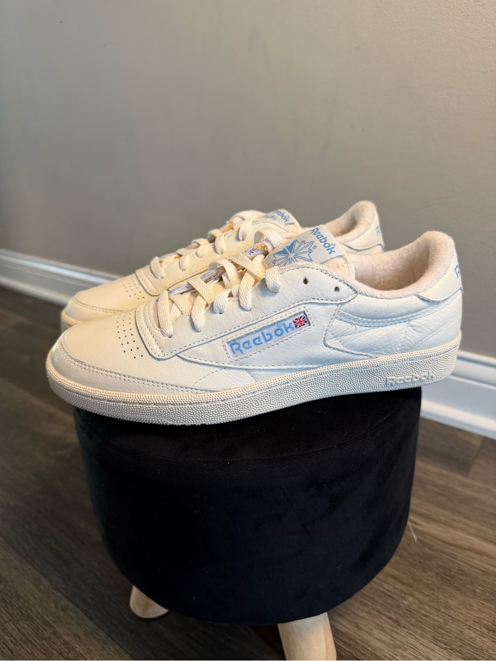 Reebok Cream/Off-White Classic Leather Sneakers